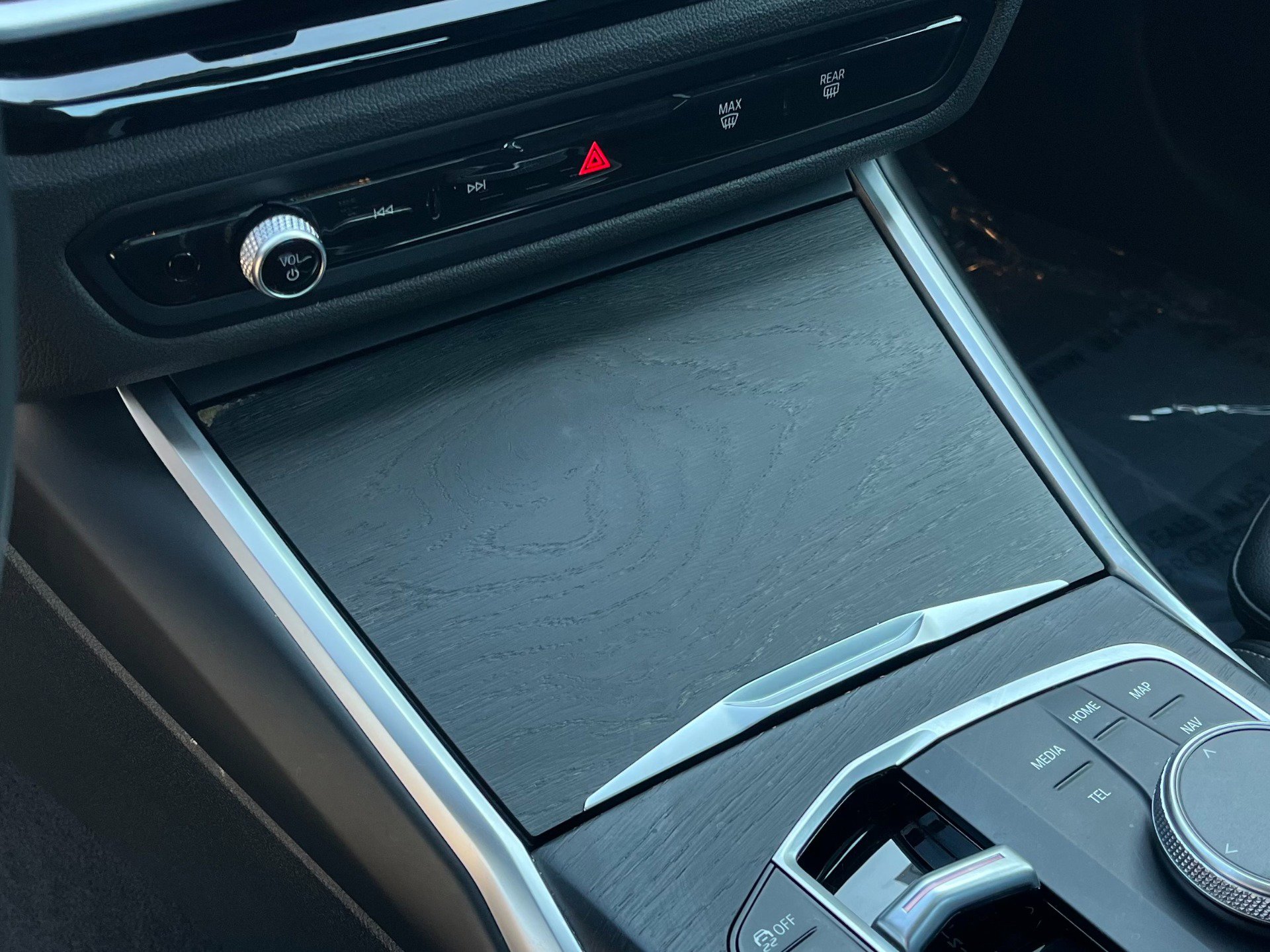 Used 2024 BMW 330i xDrive Sedan w/ Premium Package image 16