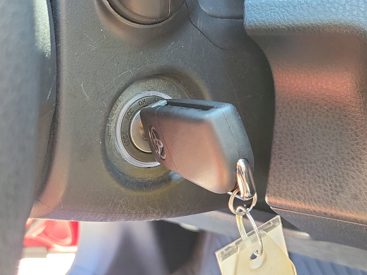 Used 2023 Toyota Camry LE image 29