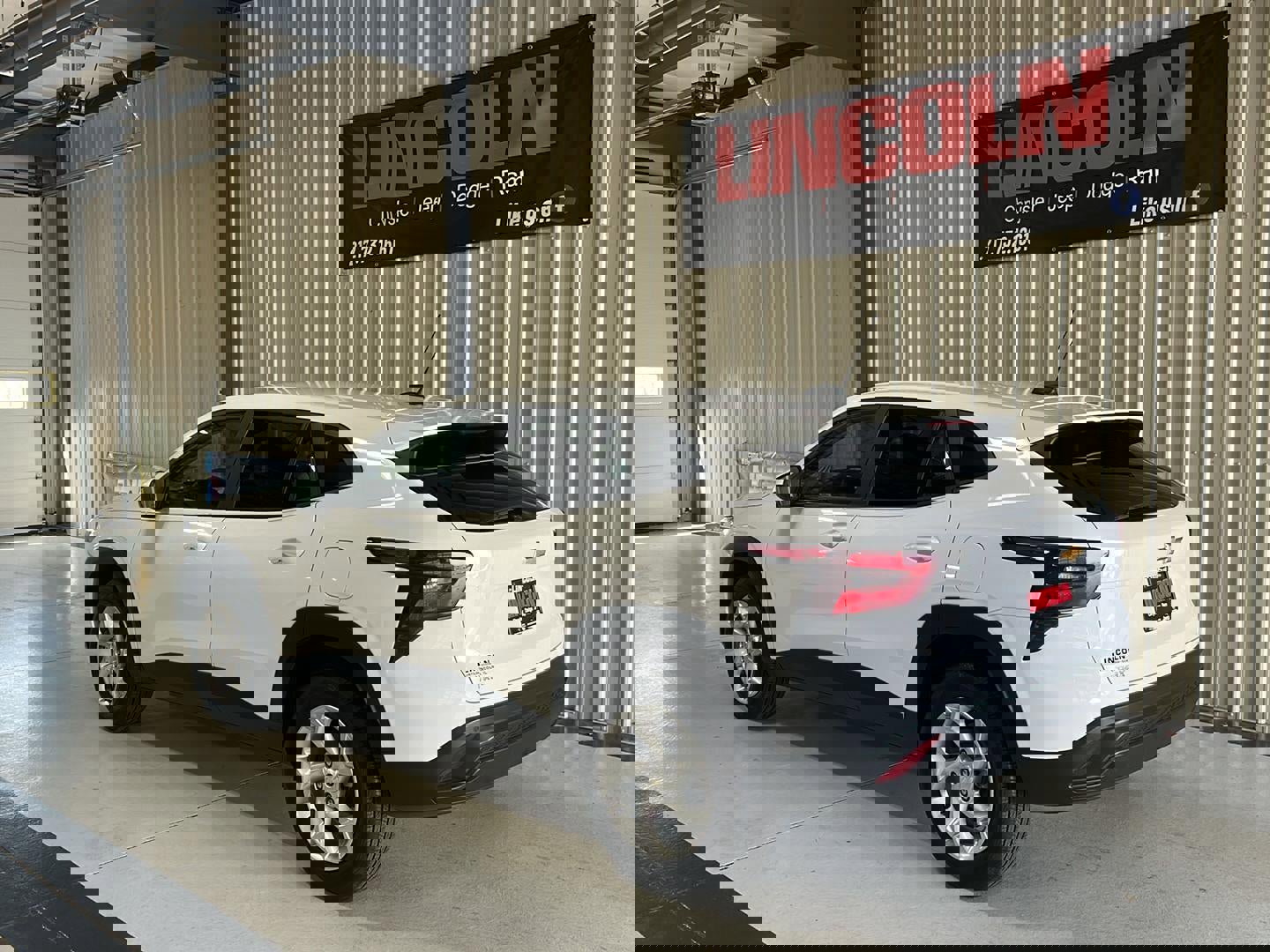 Used 2025 Chevrolet Trax LS w/ LS Convenience Package image 2