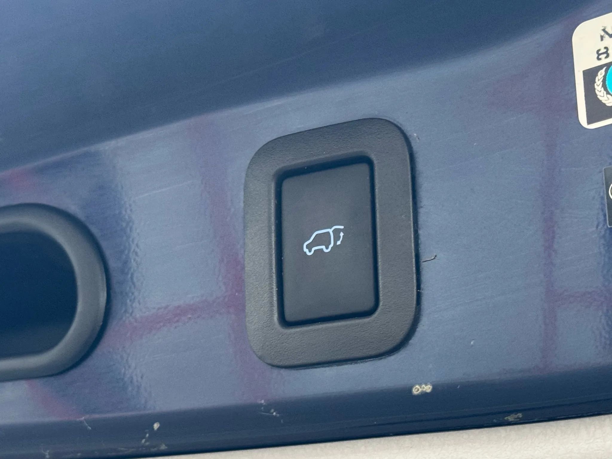 Used 2014 Toyota Highlander Limited w/ Preferred Accessory Package image 13