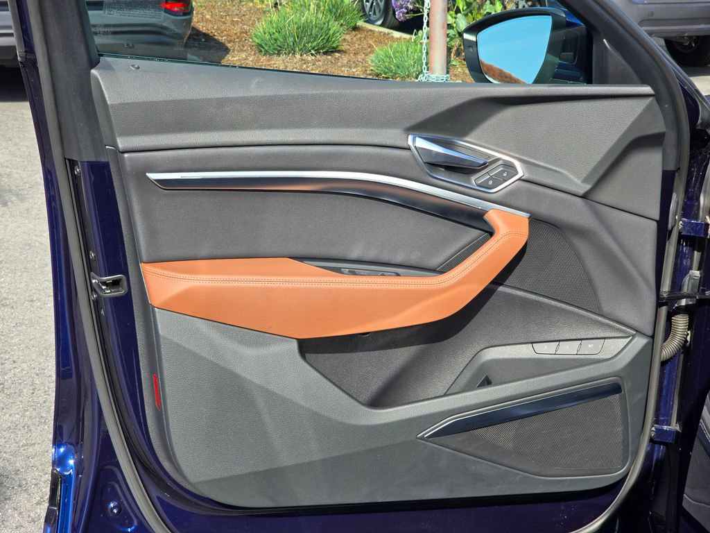 Used 2023 Audi e-tron Premium Plus w/ Premium Plus Package image 20