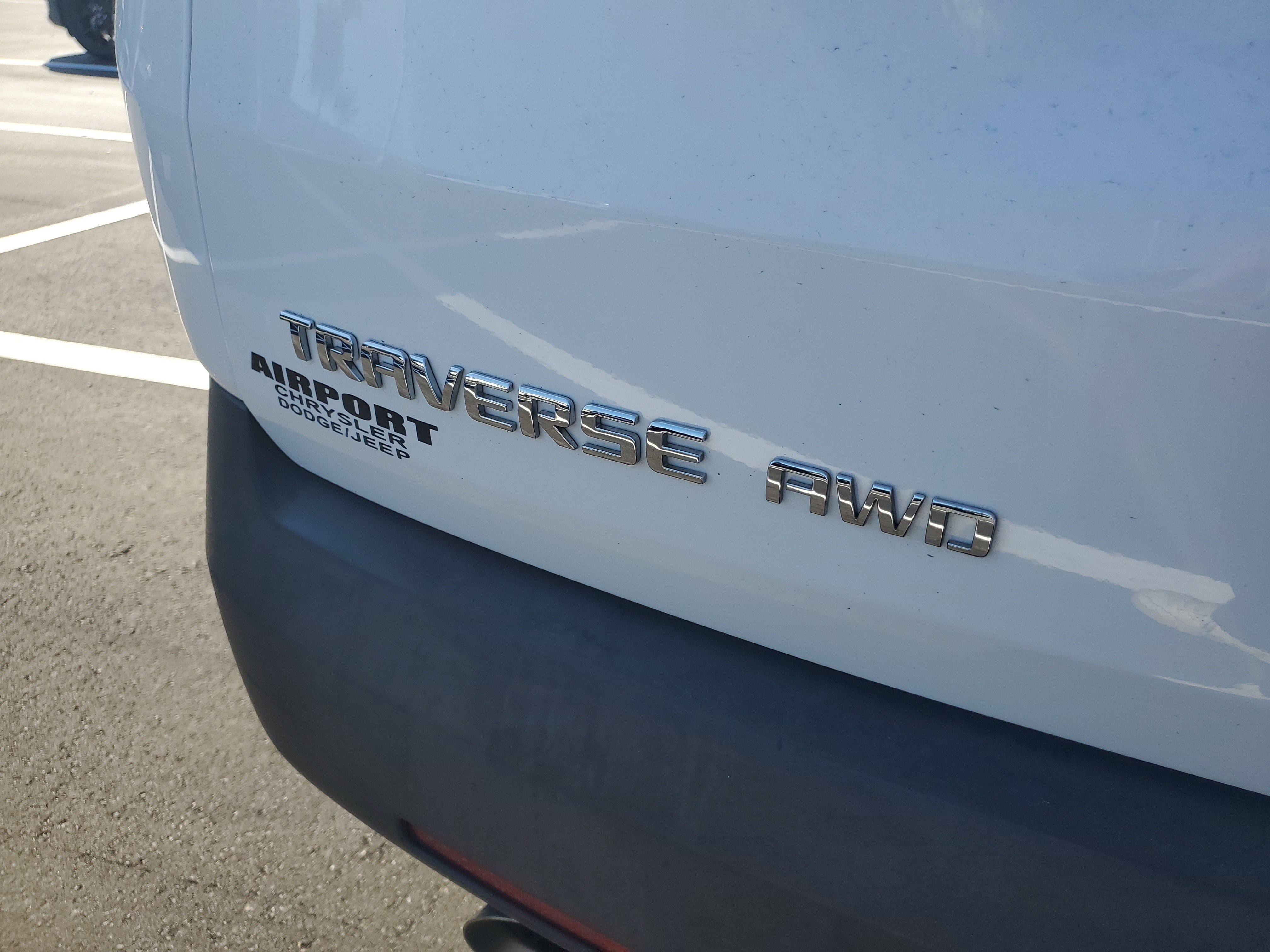 Used 2020 Chevrolet Traverse LS image 6