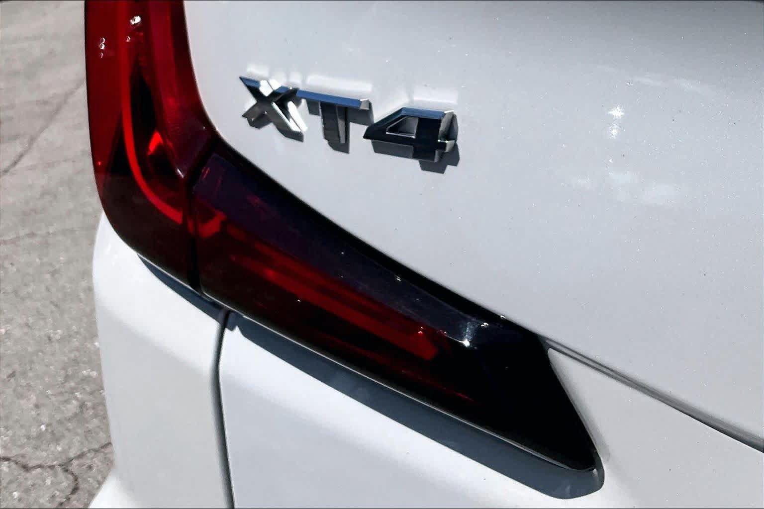 Used 2024 Cadillac XT4 Premium Luxury FWD image 10