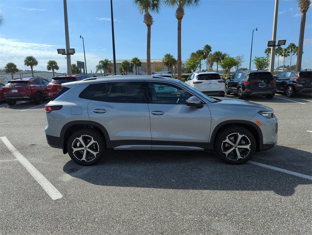 New 2026 Volkswagen Tiguan SE image 3