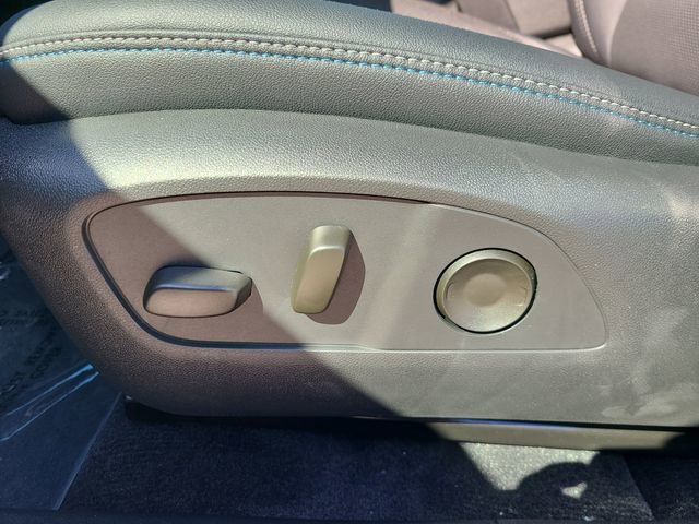 New 2026 Chevrolet Equinox EV LT image 24