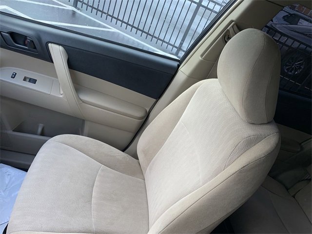 Used 2013 Toyota Highlander FWD image 26