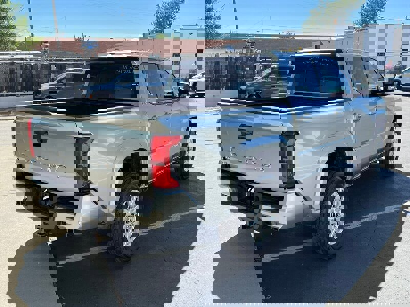Used 2025 Toyota Tacoma SR5 image 9
