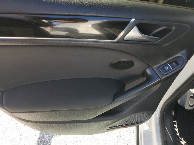Used 2012 Volkswagen GTI 4-Door FWD image 27