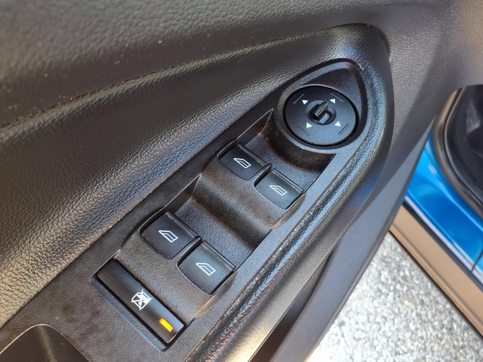 Used 2017 Ford Escape SE AWD/4WD image 15