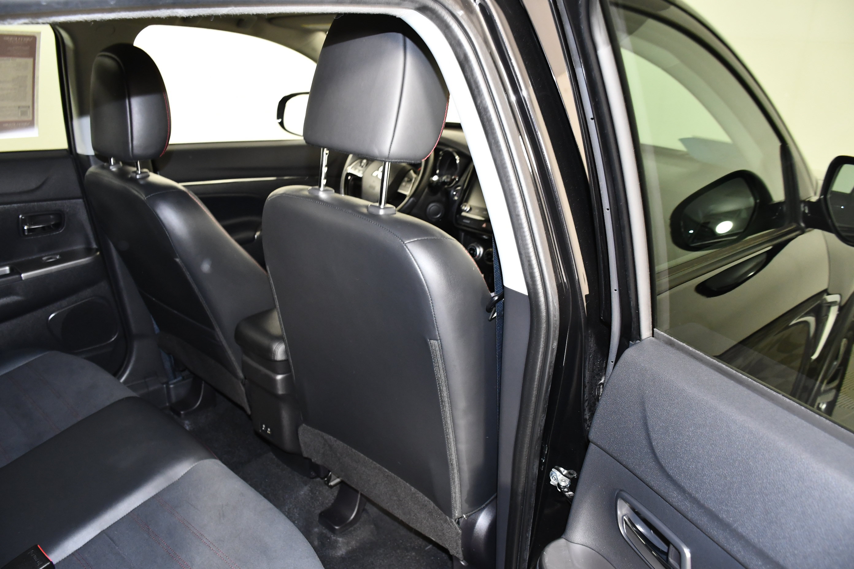 Used 2023 Mitsubishi Outlander Sport SE AWD/4WD image 43