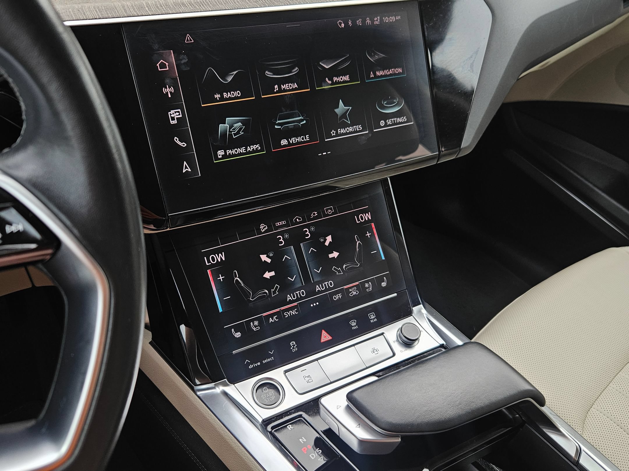 Used 2024 Audi Q8 e-tron Premium Plus w/ Premium Plus Package AWD/4WD image 18