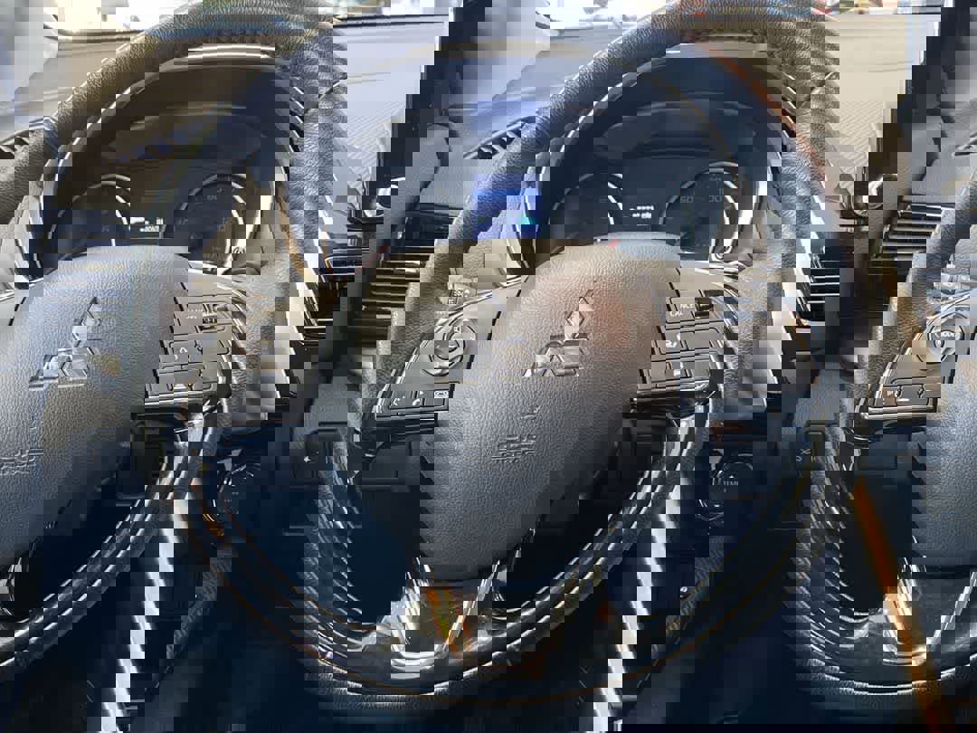 Used 2024 Mitsubishi Eclipse Cross SE image 17