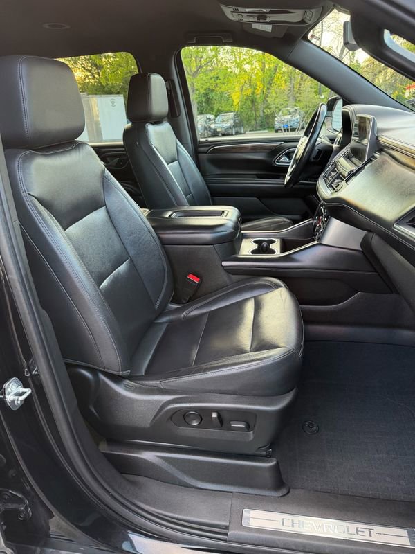 Used 2021 Chevrolet Suburban LT RWD image 15