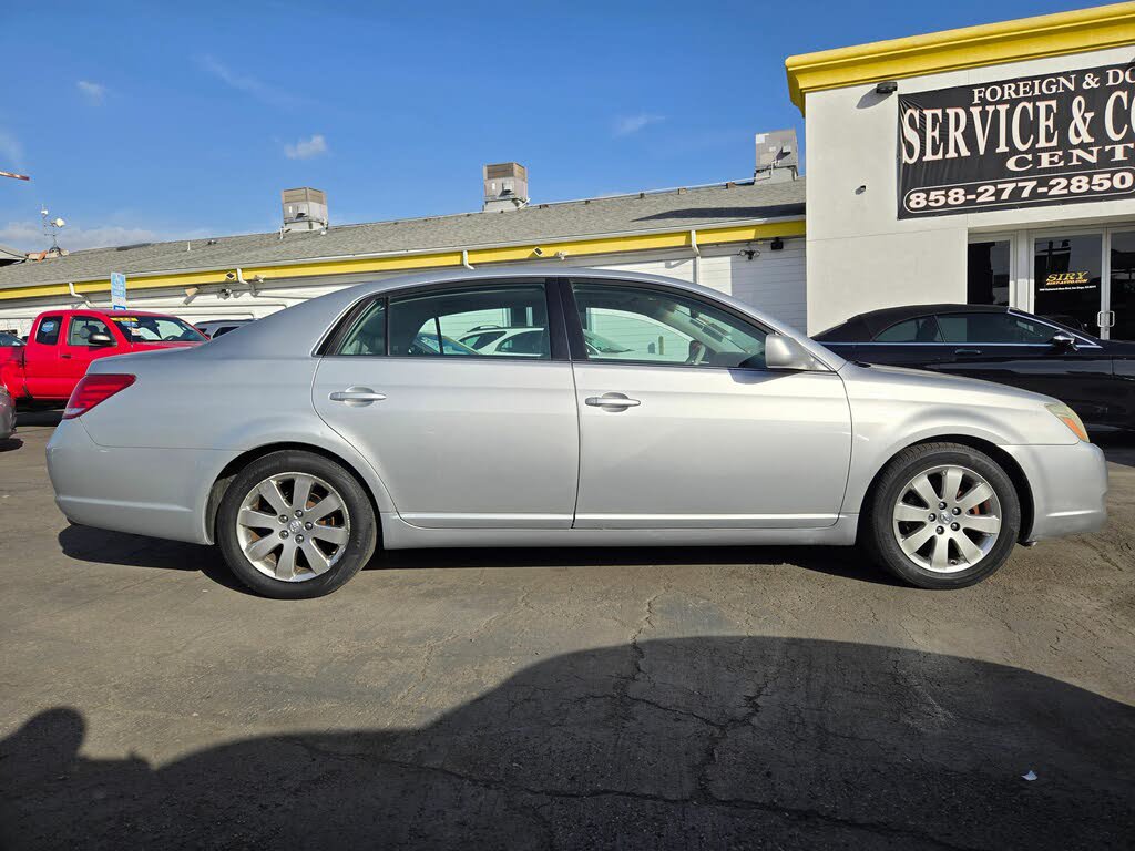 Used 2006 Toyota Avalon XLS FWD image 6