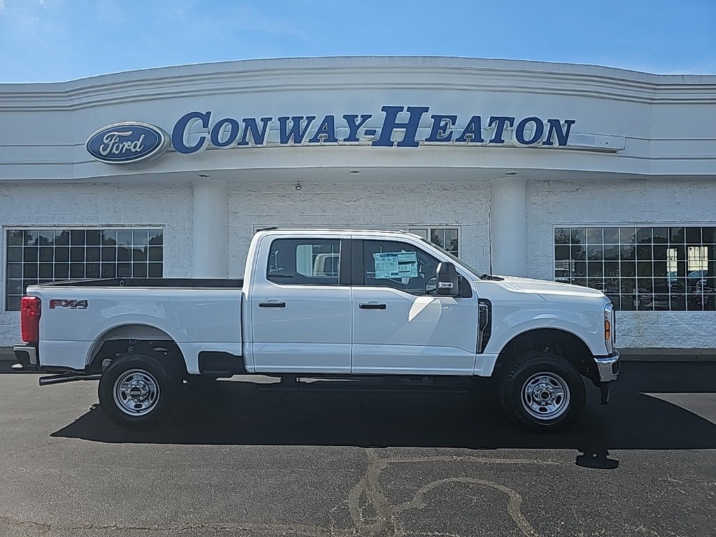 New 2026 Ford F250 4x4 Crew Cab Super Duty image 1