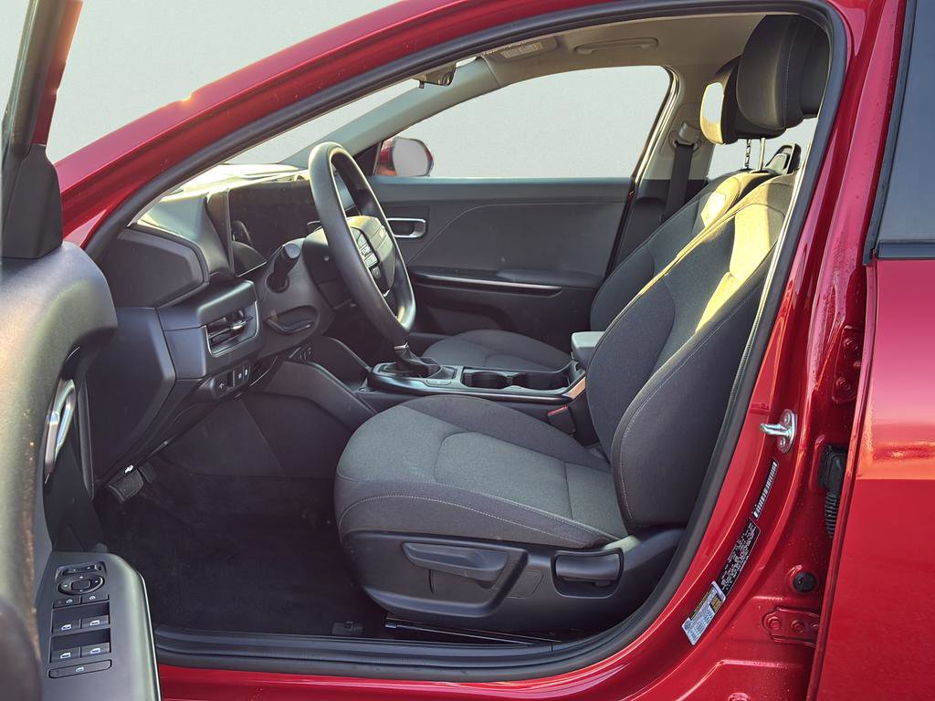 Certified 2025 Kia K4 image 32