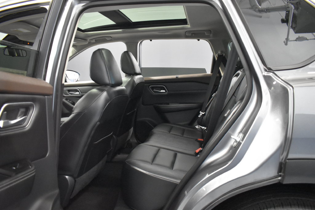 Used 2021 Nissan Rogue SV w/ Premium Package AWD/4WD image 33