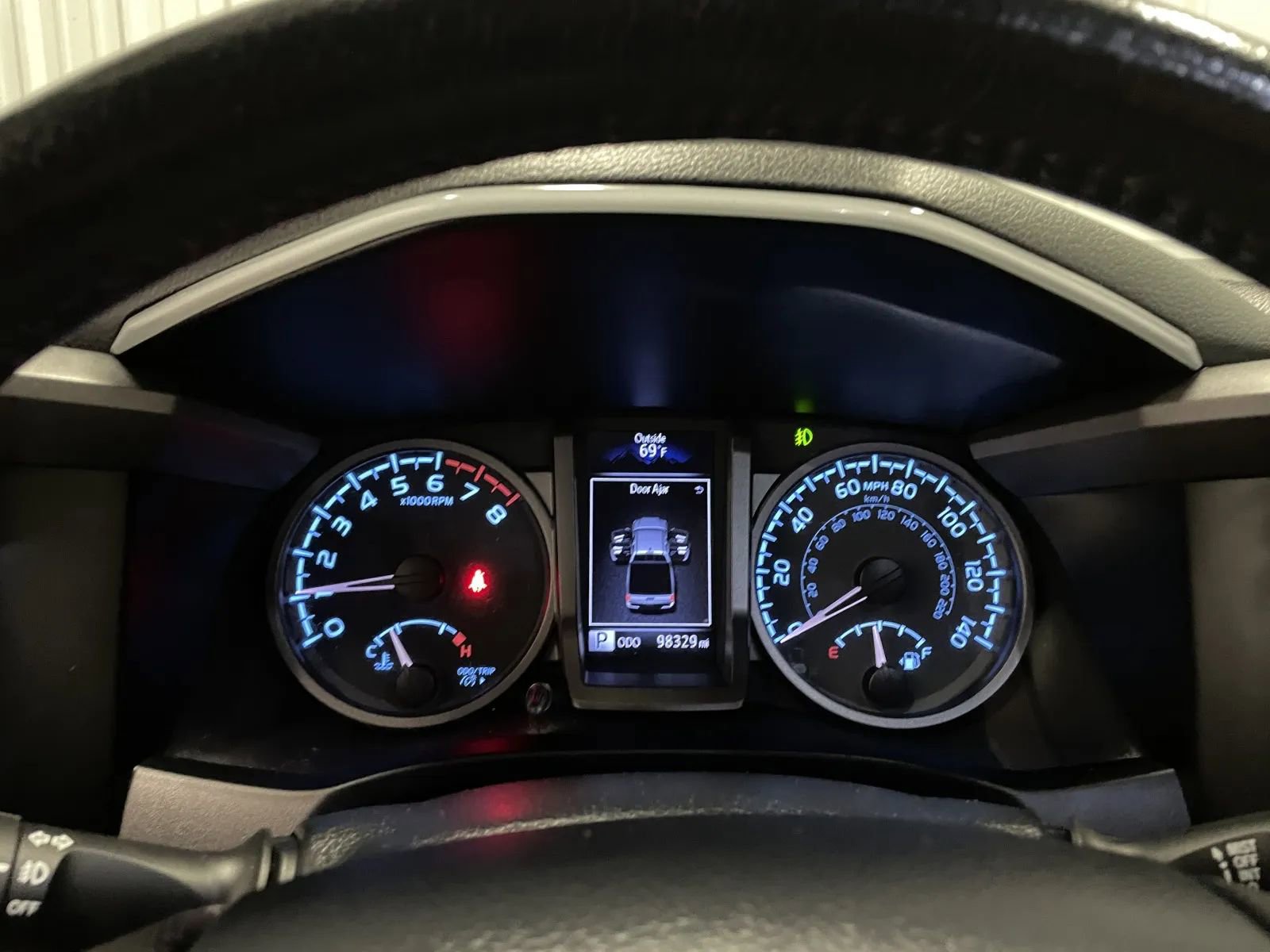 Used 2020 Toyota Tacoma TRD Sport w/ Technology Package image 27