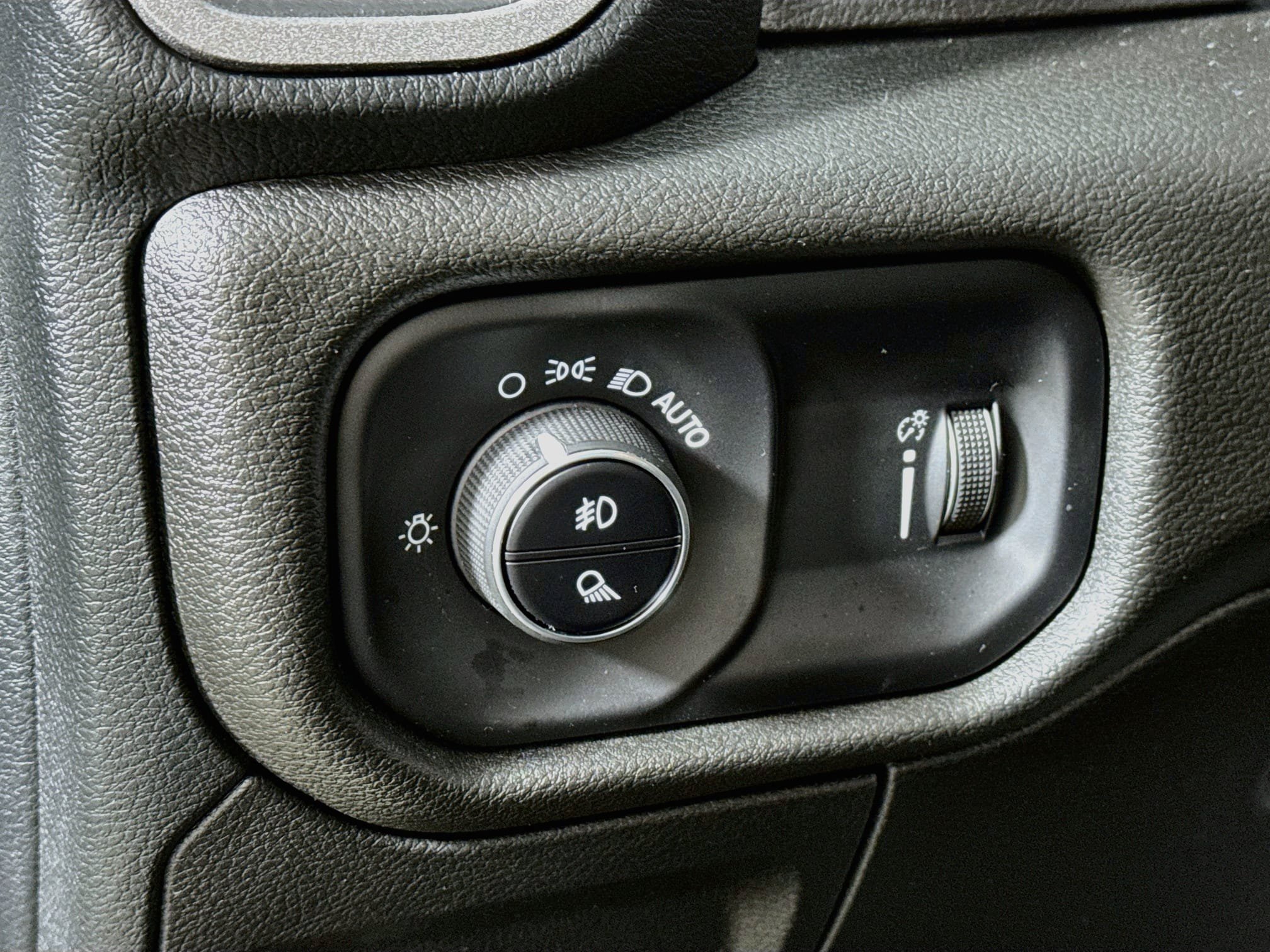Used 2025 RAM 1500 Tradesman w/ Night Edition AWD/4WD image 12