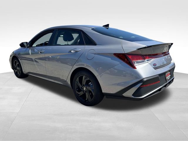 Used 2026 Hyundai Elantra Sport FWD image 5