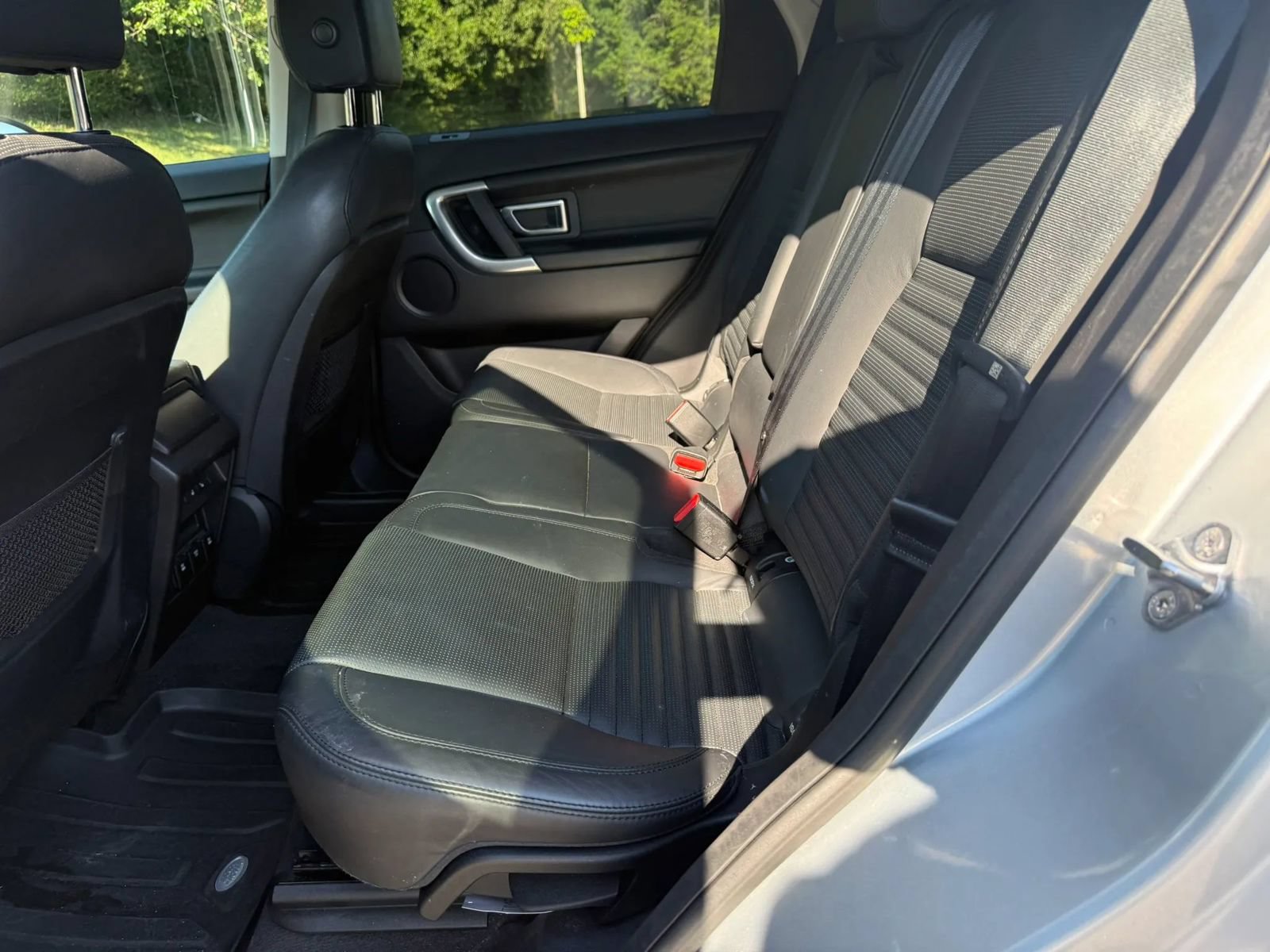 Used 2016 Land Rover Discovery Sport HSE Luxury AWD/4WD image 10