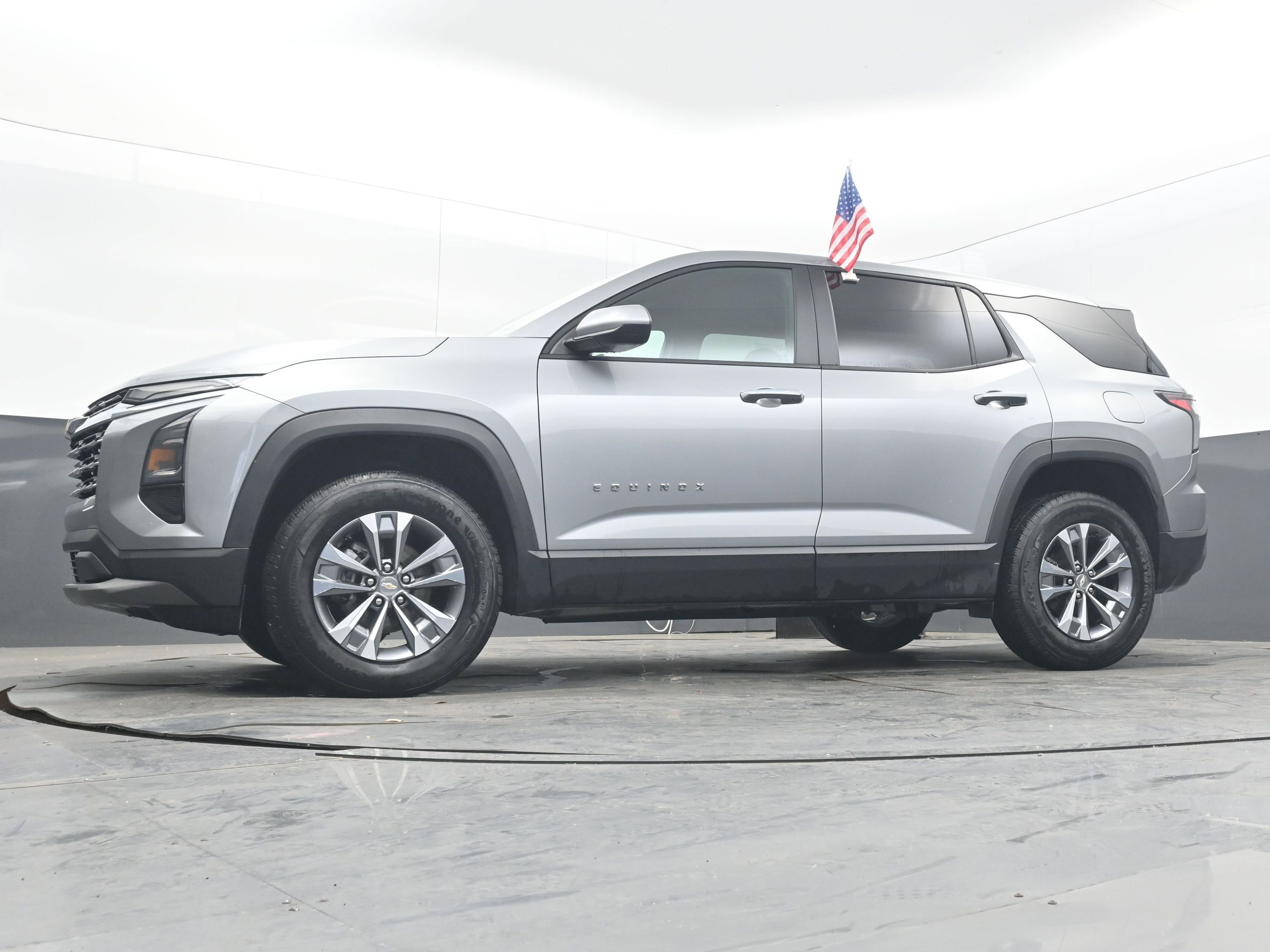 Used 2025 Chevrolet Equinox LT FWD image 27