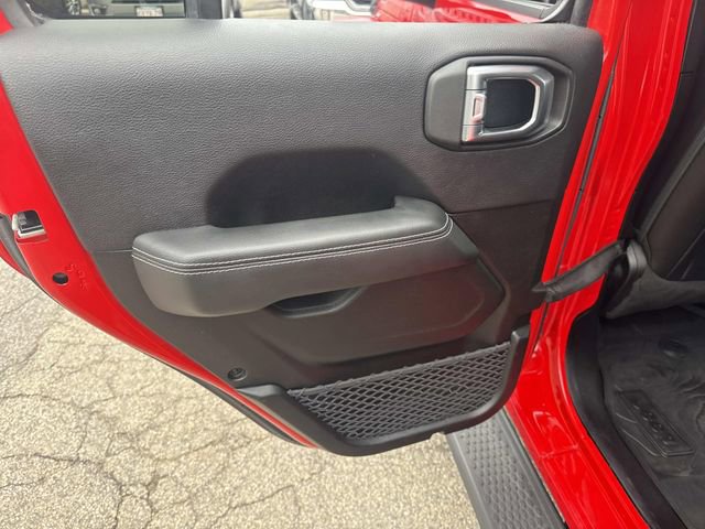 Used 2019 Jeep Wrangler Unlimited Sahara AWD/4WD image 17