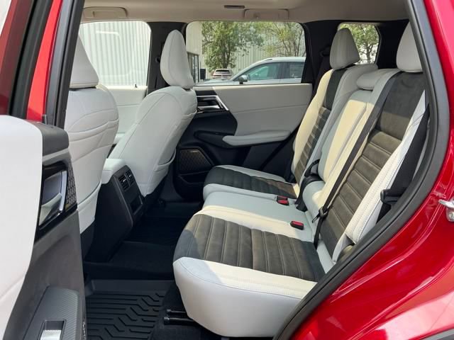 New 2025 Mitsubishi Outlander SE image 20
