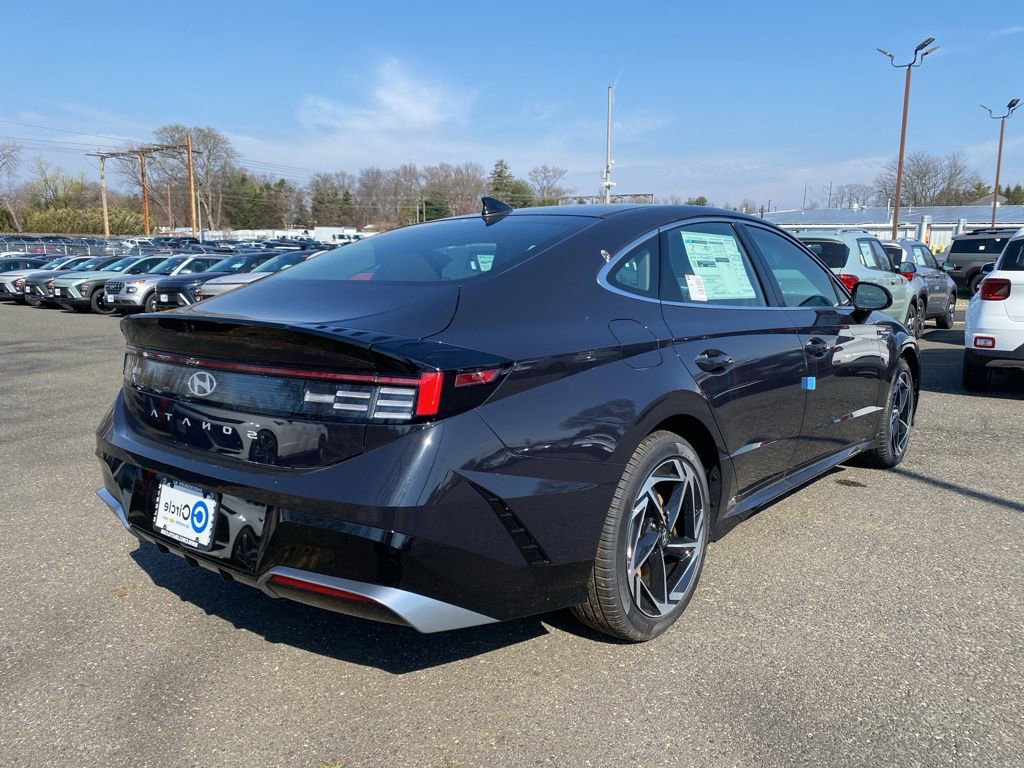 New 2026 Hyundai Sonata SEL FWD image 4