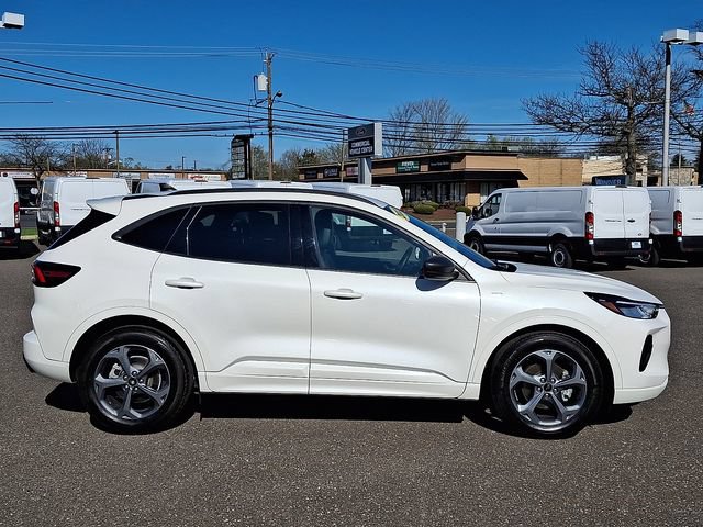 Certified 2023 Ford Escape ST-Line w/ Tech Pack #1 FWD image 7