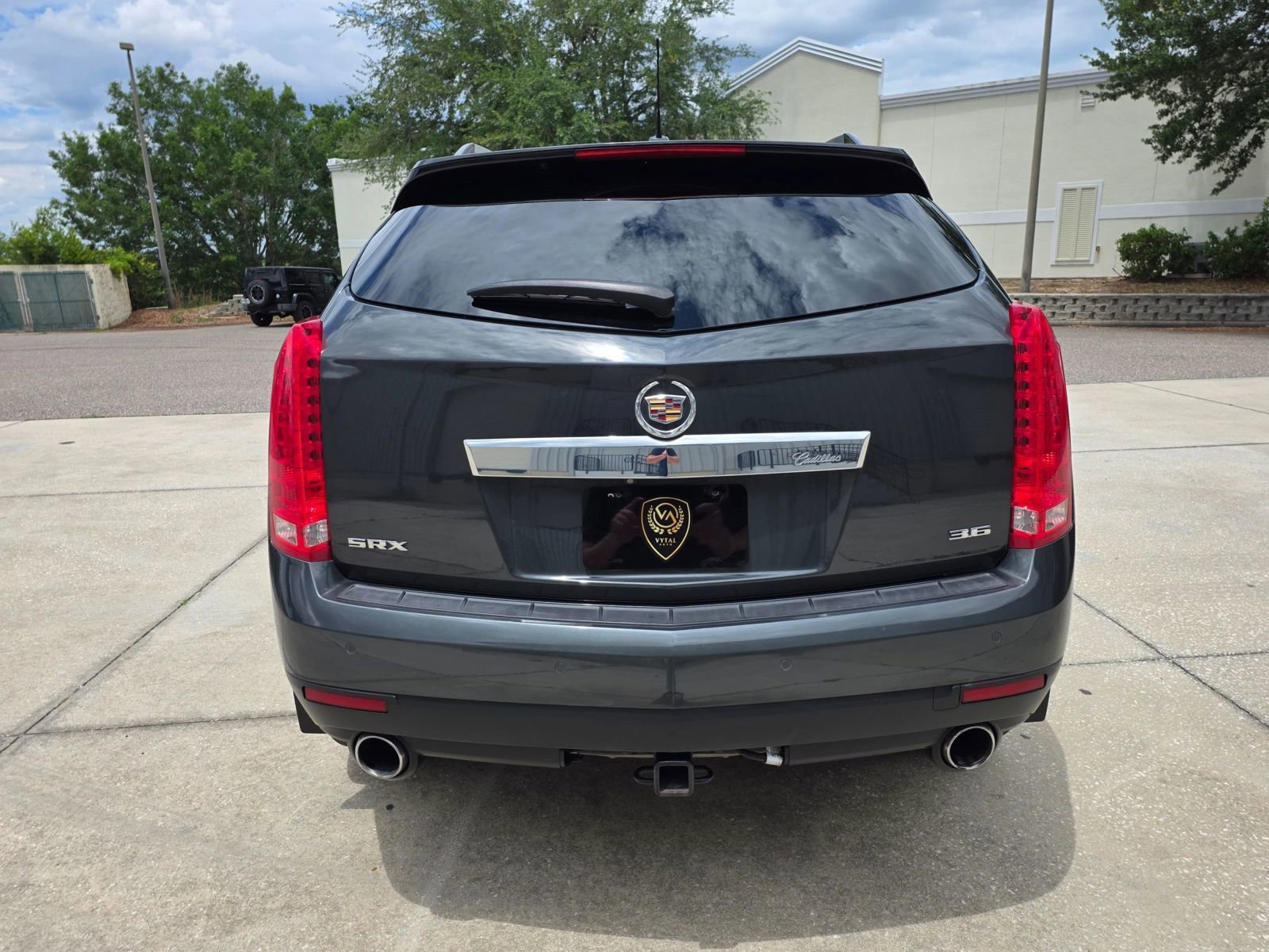 Used 2016 Cadillac SRX Luxury w/ Driver Awareness Package FWD image 14