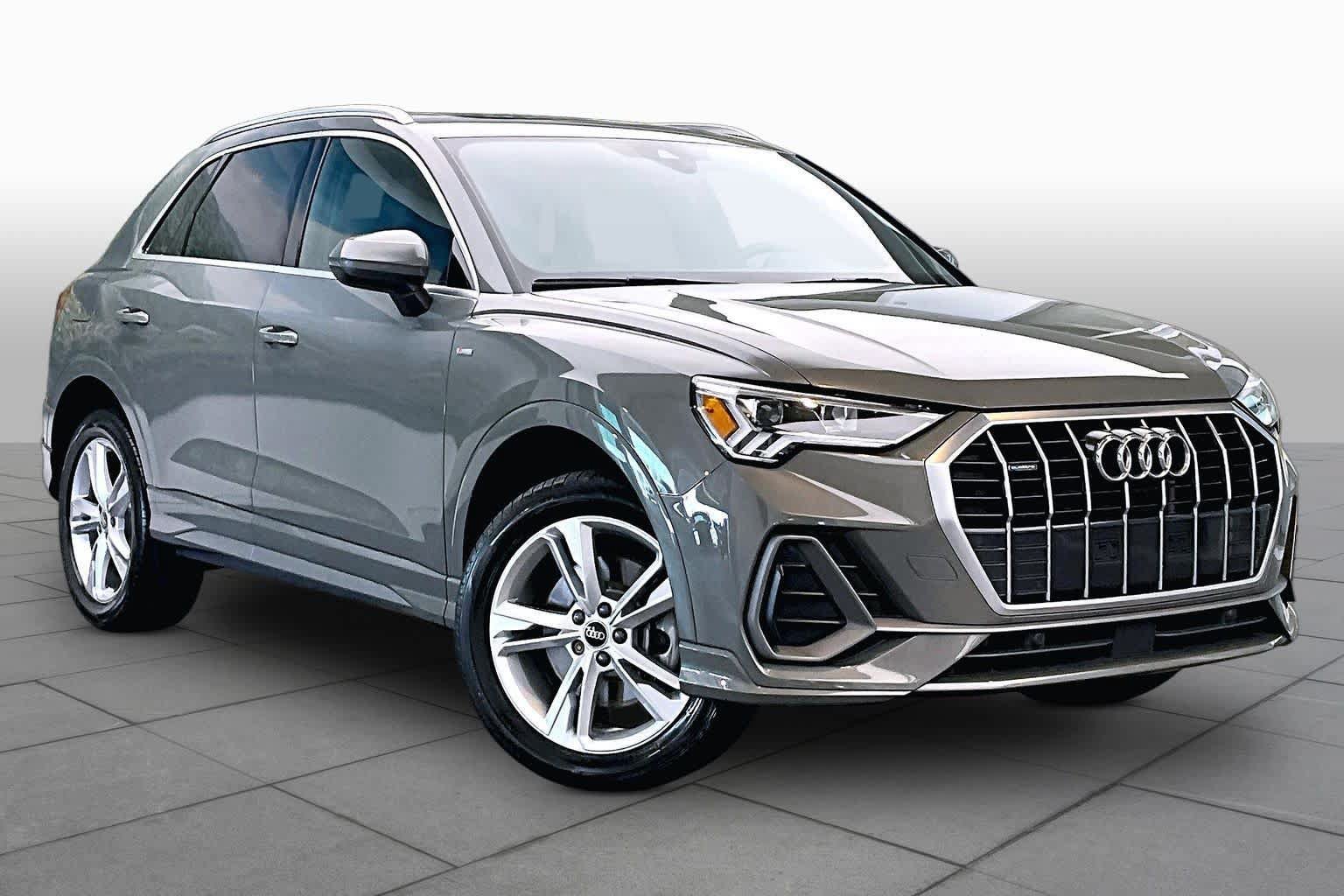 Used 2023 Audi Q3 2.0T Premium w/ Convenience Package AWD/4WD image 3