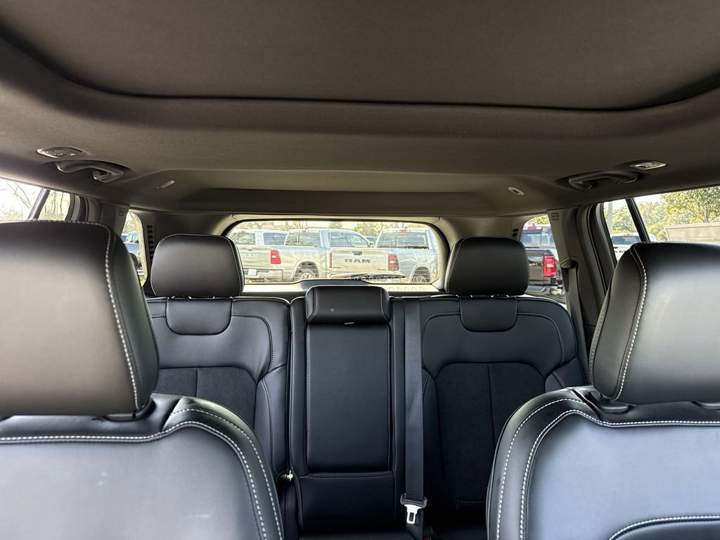 New 2026 Jeep Grand Cherokee Altitude AWD/4WD image 29