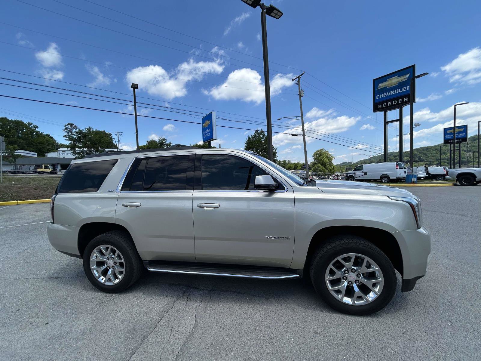 Used 2016 GMC Yukon SLT w/ Open Road Package RWD image 2