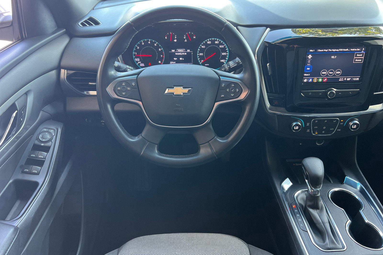 Used 2023 Chevrolet Traverse LT image 14