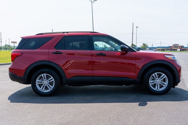 Used 2023 Ford Explorer XLT image 5