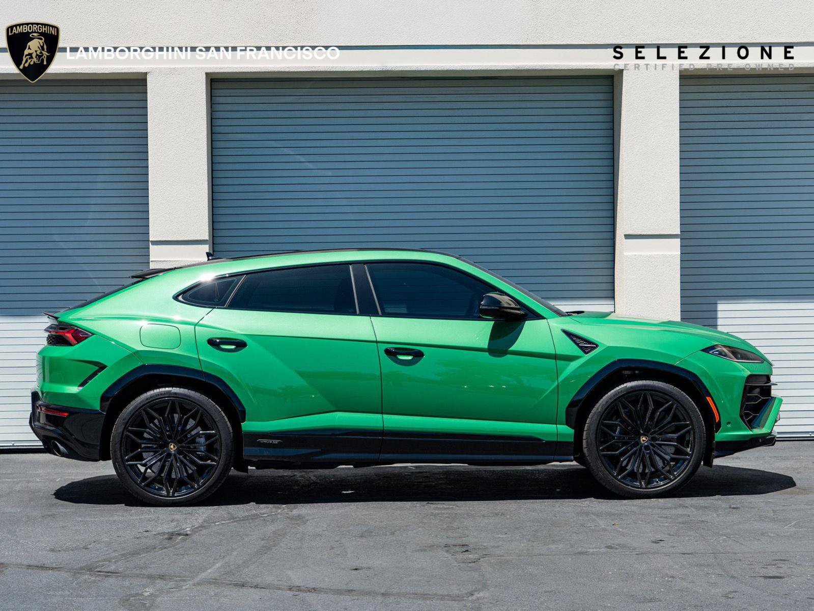 Used 2025 Lamborghini Urus SE AWD/4WD image 8