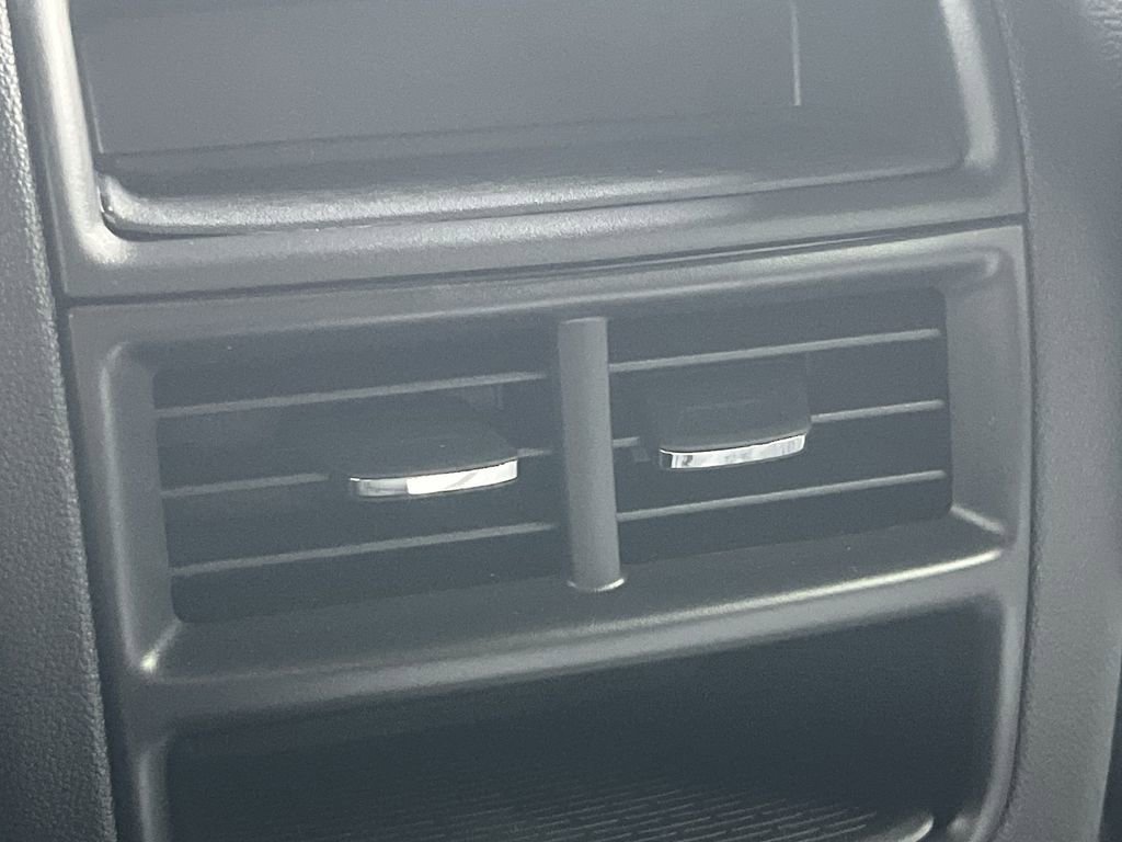 New 2026 Cadillac XT5 Luxury w/ LPO, ONYX Package image 13