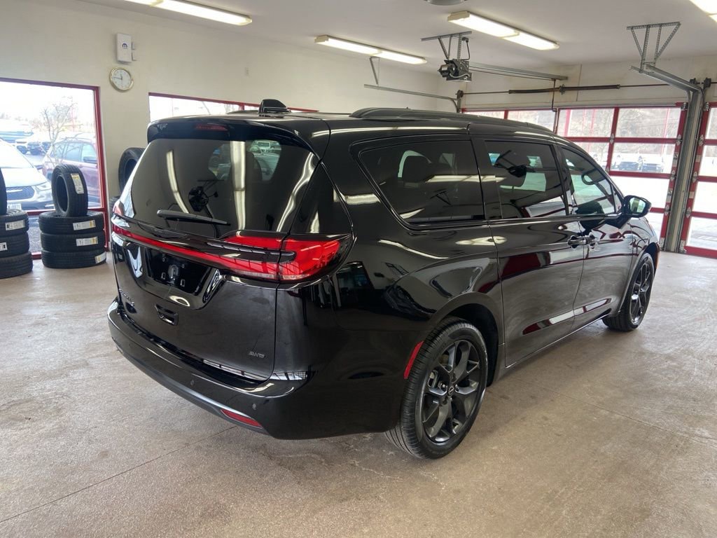 New 2026 Chrysler Pacifica Select w/ S Appearance Package AWD/4WD image 14