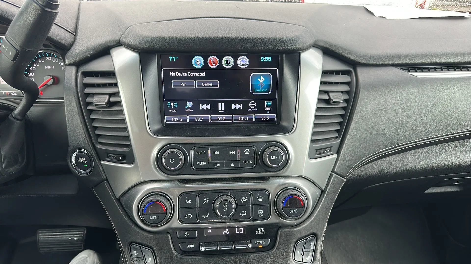 Used 2018 Chevrolet Suburban Premier RWD image 22