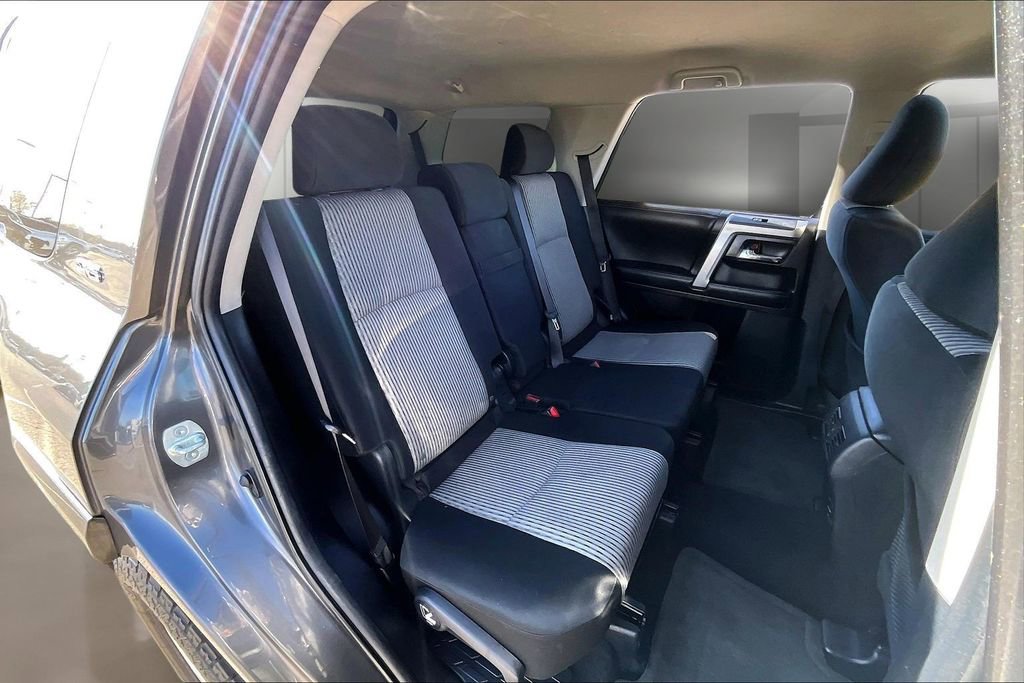 Used 2016 Toyota 4Runner SR5 image 29