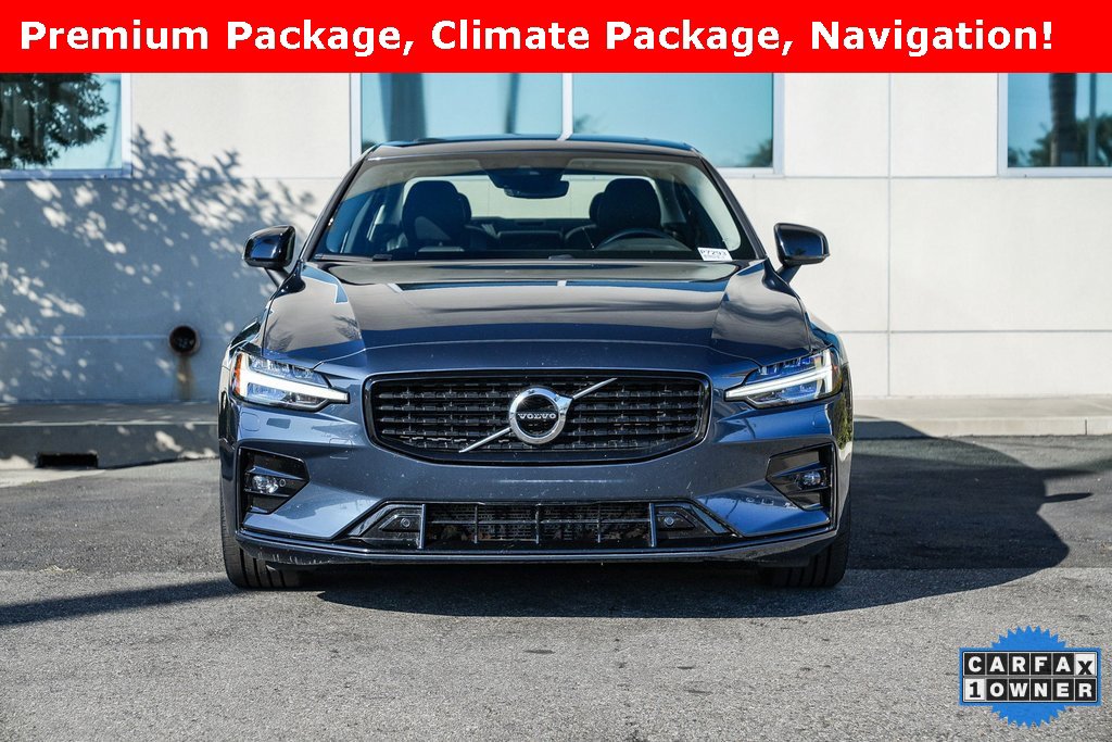 Used 2022 Volvo S60 B5 Momentum image 2