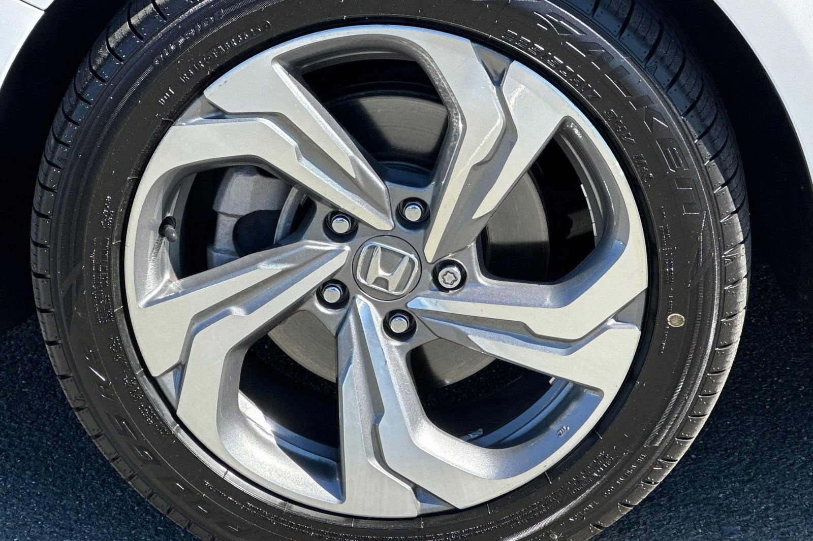 Used 2018 Honda Accord EX image 25