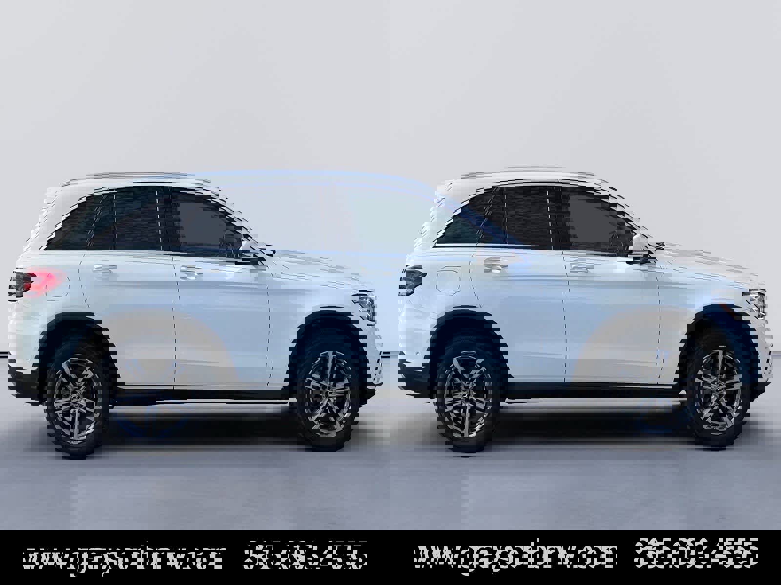 Used 2022 Mercedes-Benz GLC 300 4MATIC w/ Premium Package Lite image 2