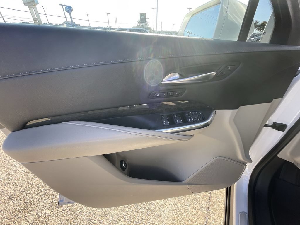 Used 2020 Cadillac XT4 Premium Luxury w/ Enhanced Visibility Package FWD image 22