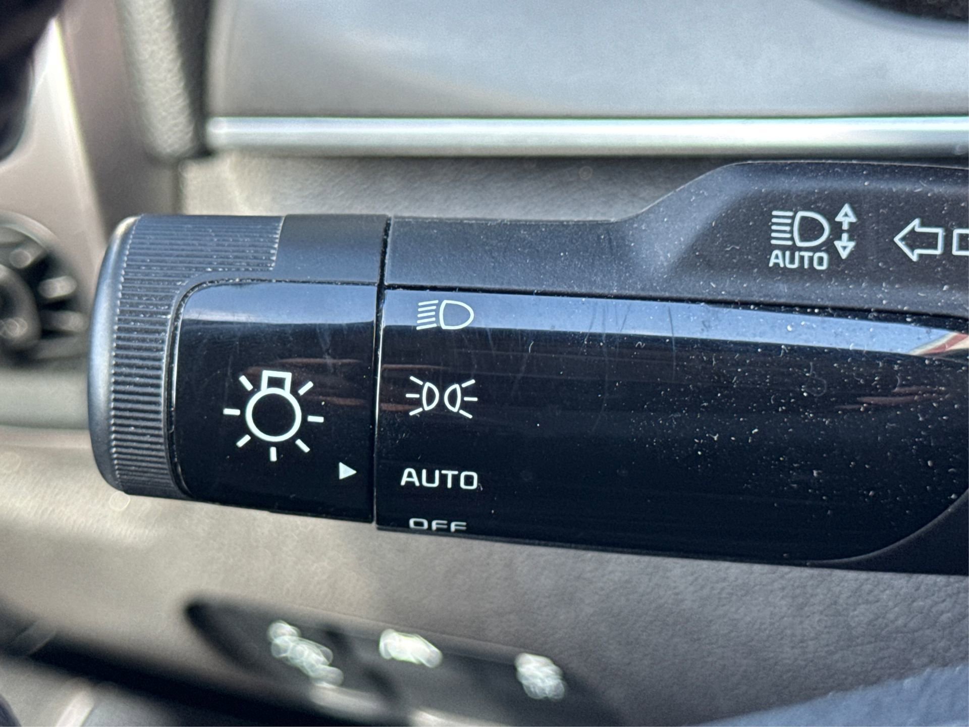 Used 2023 Kia Sorento S image 23