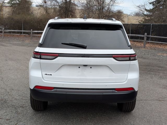 New 2026 Jeep Grand Cherokee Laredo image 4