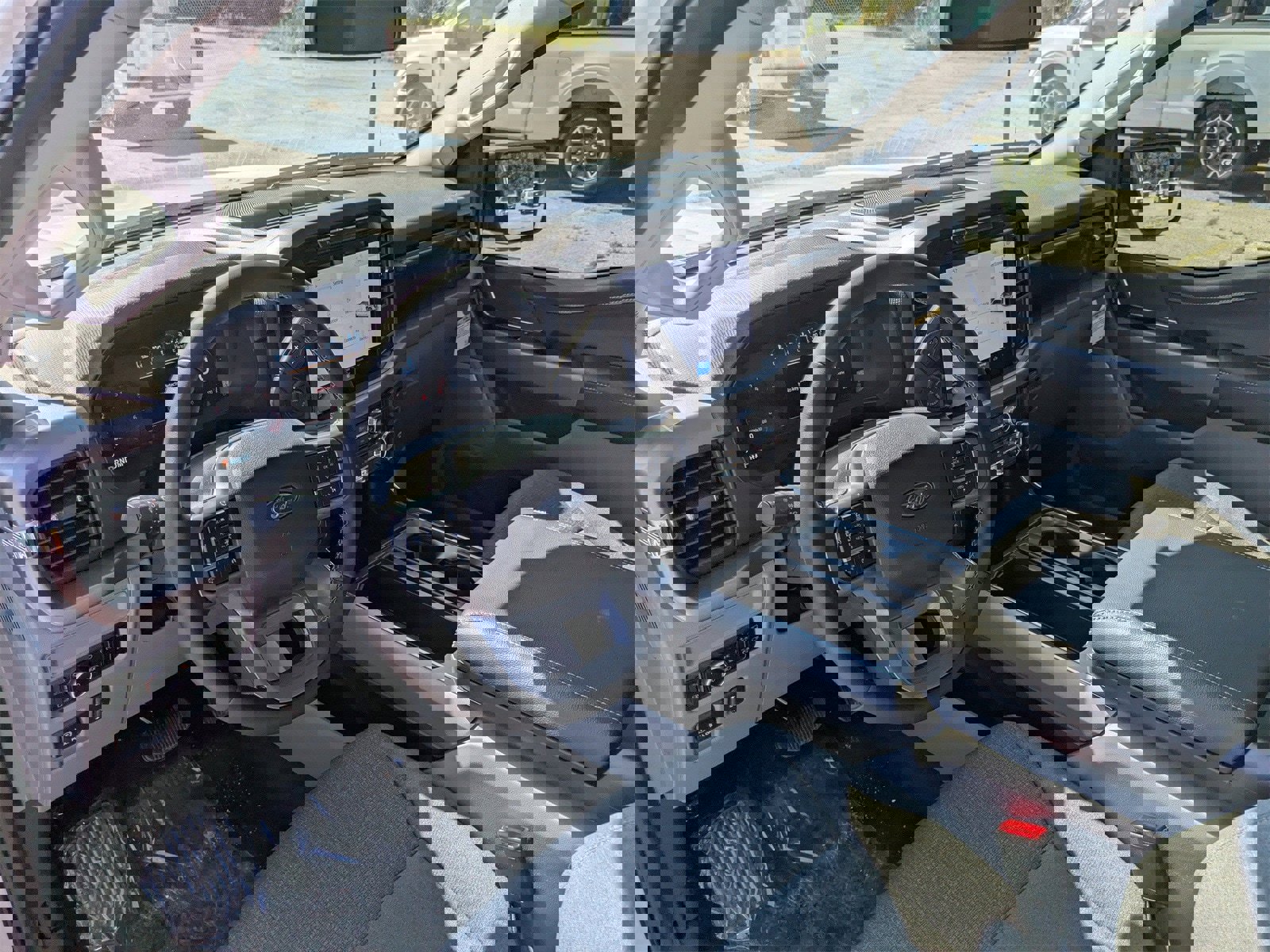 New 2025 Ford F150 XLT w/ Equipment Group 303A High image 26