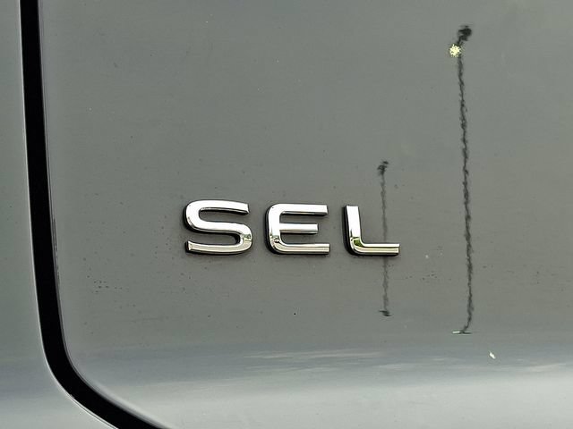 Used 2022 Volkswagen Atlas Cross Sport SEL R-Line AWD/4WD image 34