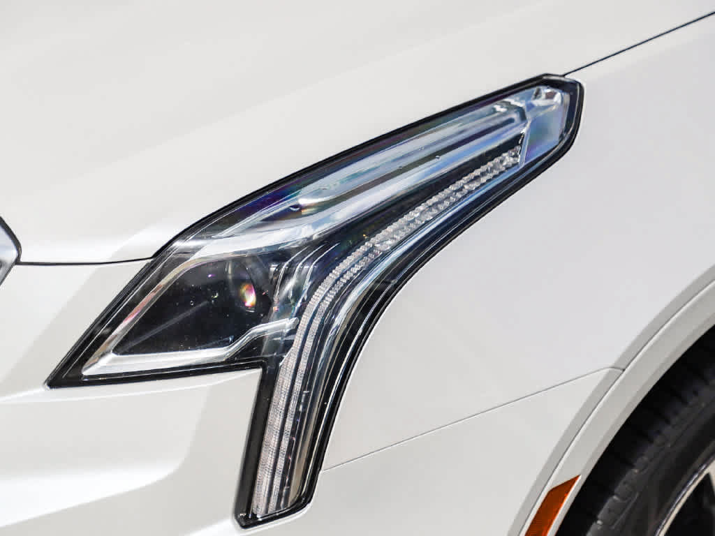 Used 2017 Cadillac XT5 Premium Luxury w/ LPO, Wheel Lock Package FWD image 9